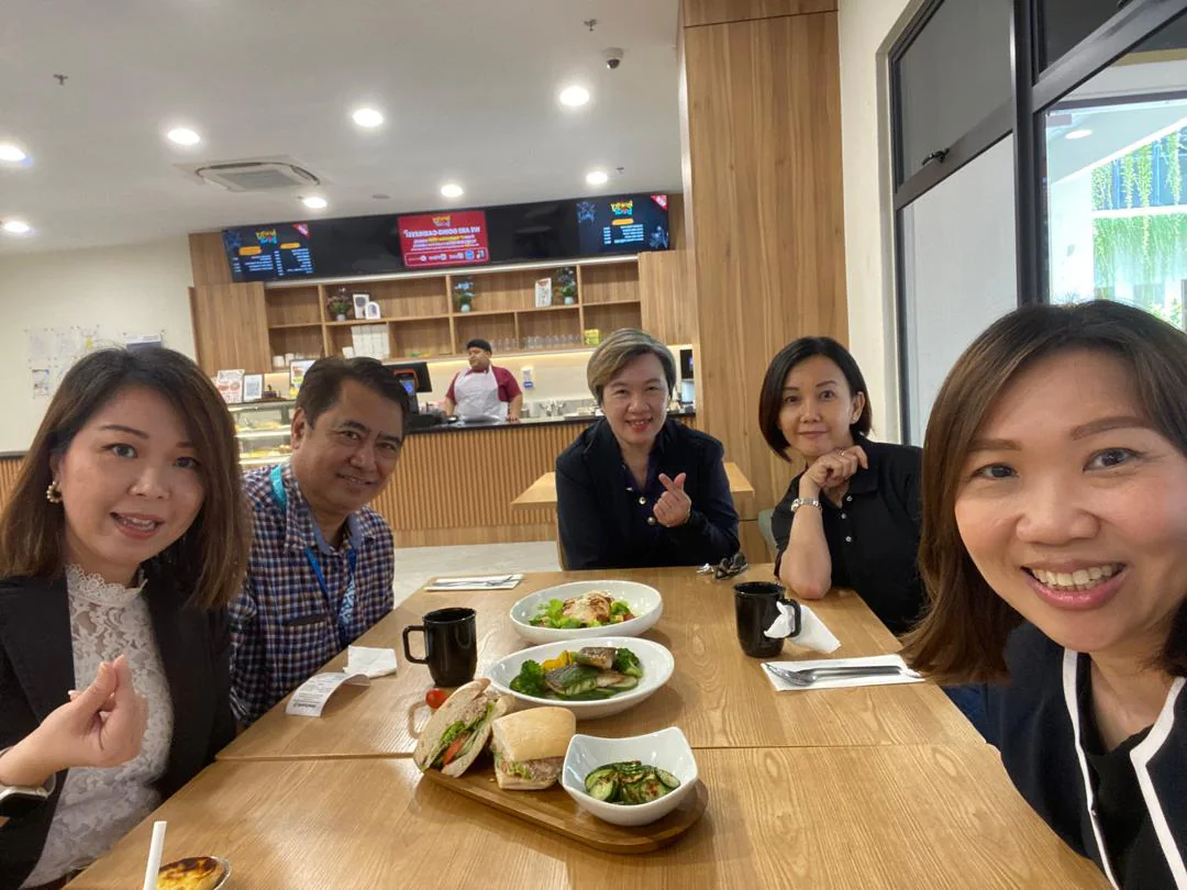 OneWorks team visiting MAHSA Specialist Centre and enjoying its healthy food menu